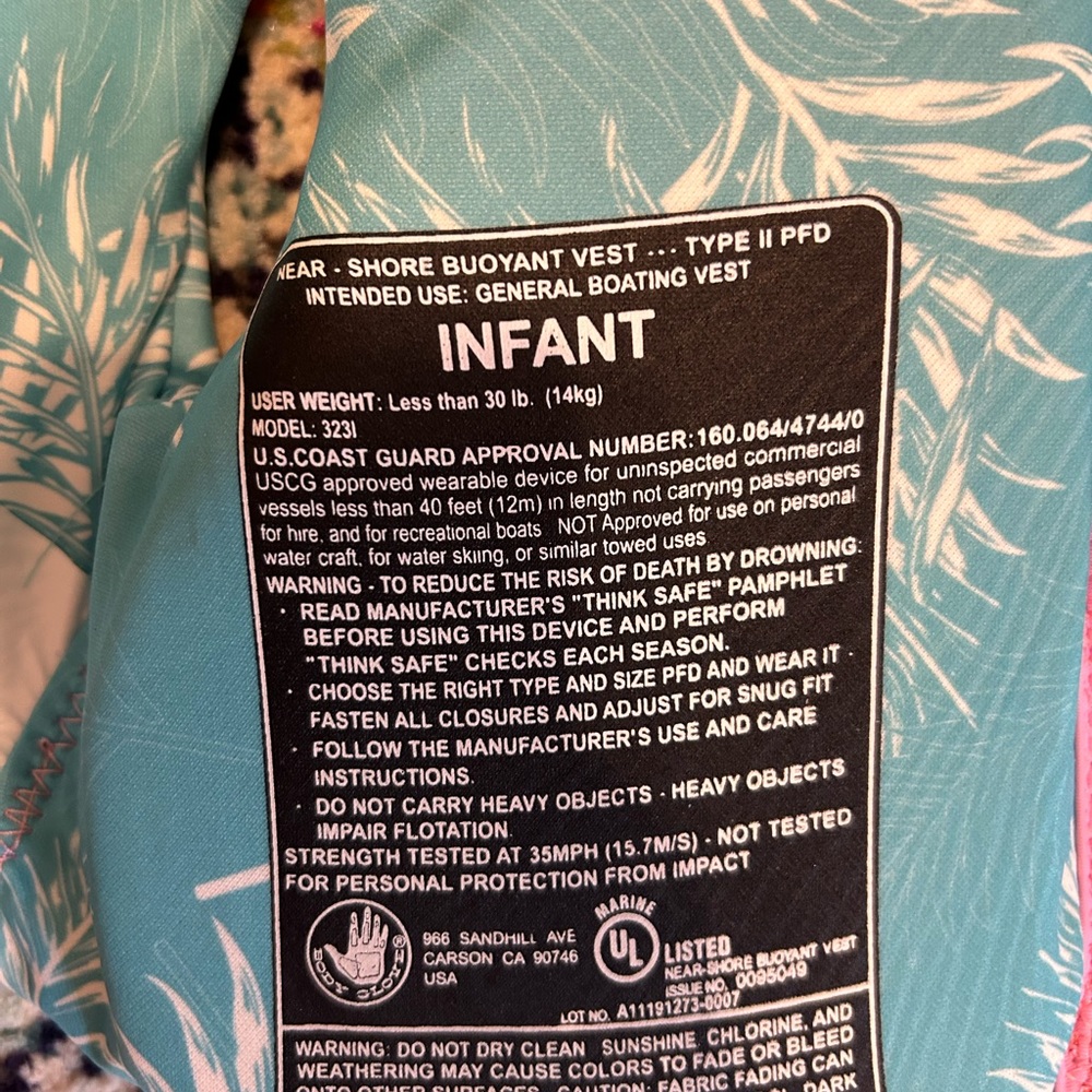 •Infant Life Vest• - Picture 3 of 4